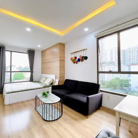 Can Ho Studio 2 Cua So, Gan San Bay
